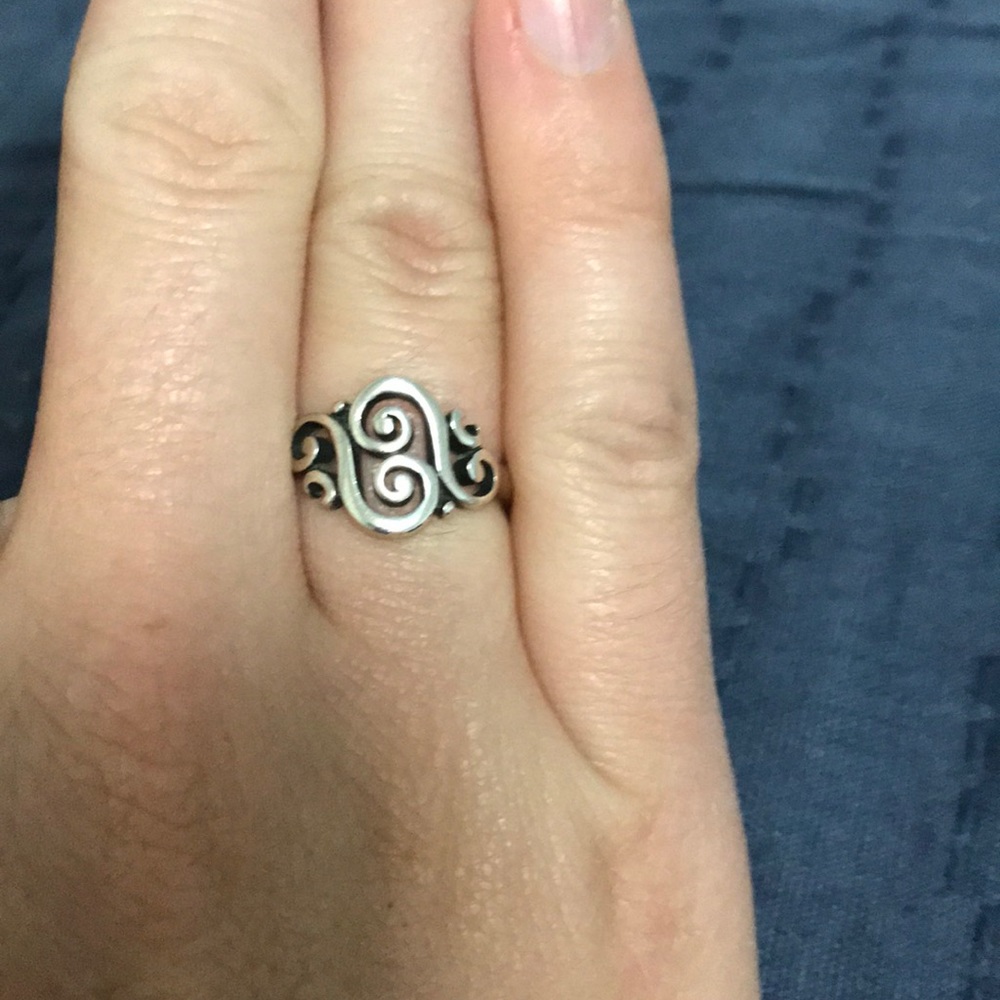 James Avery swirl ring sz 5
